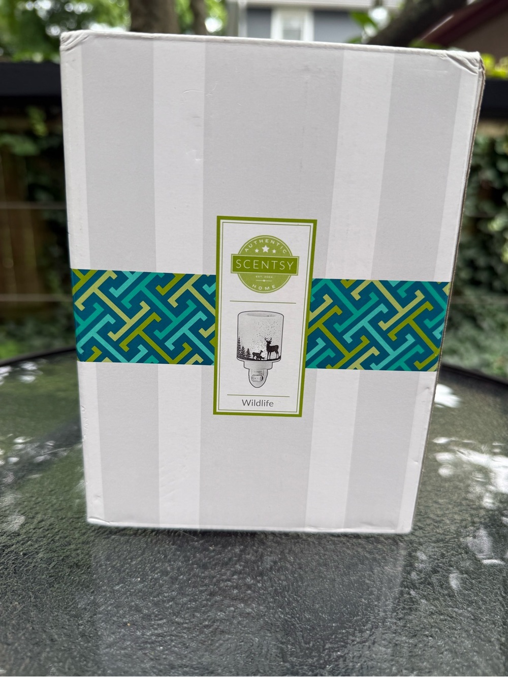 New! Scentsy Wildlife Plug-In Warmer in White